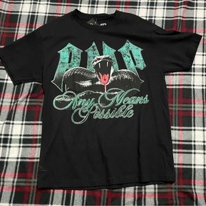 Amp snake shirt never worn and need gone because it’s too big on me
